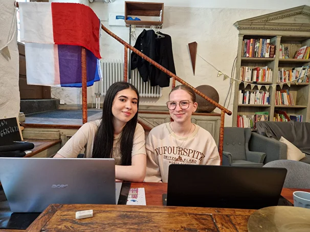 Students learning French online